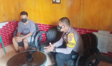 Sambang-Warga-Binaannya,-Bhabinkamtibmas-Kelurahan-Oetete-Polsek-Oebobo-Imbau-Warganya-Tetap-Patuhi-Prokes