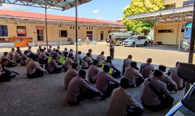 KAPOLRESTA-KUPANG-KOTA-LAKUKAN-ANEV-PERSONIL-BHABINKAMTIBMAS