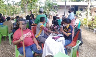 Polresta-Kupang-Kota-Laksanakan-Giat-Vaksin-di-Kampung-Tuna-netra.