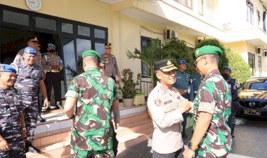 Hari-Bhayangkara,-Kapolresta-Kupang-Kota-Dapat-Kejutan-Dari-Dandim-dan-Danpomal.