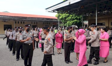 Polresta-Kupang-Kota-gelar-Upacara-Kenaikan-Pangkat-Bagi-47-Personil.