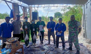 Bhabinkamtibmas-Dan-BabinPotmar-Kelurahan-Fatubesi-Pantau-Pemotongan-Hewan-Kurban-Idul-Adha-1443-/-2022.