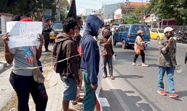 Personil-Polresta-Kupang-Kota-Laksanakan-pengamanan-aksi-unjuk-rasa-damai-oleh-Solidaritas-Petisi-Rakyat-Papua-Kota-Kupang-.