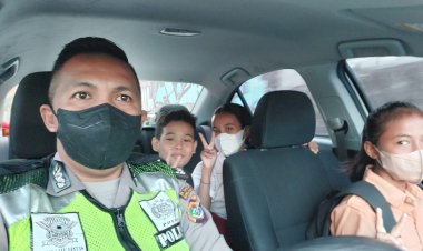 Satuan-Lantas-Polresta-Kupang-Kota-laksanakan-giat-KESAMBER-Ke-Sekolah-Aman-Bersama-Polisi.