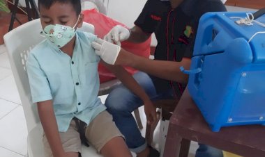 Pelayanan-Vaksinasi-Covid-19-di-Tempat-Ibadah-Oleh-Klinik-Polresta-Kupang-Kota.