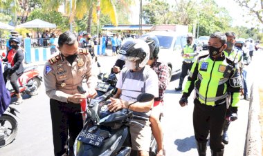 Kegiatan-Baksos-Polresta-Kupang-Kota-Bekerja-Sama-Dengan-VES-Flobamora-–-NTT-dan-Mahasiswa-Lestari