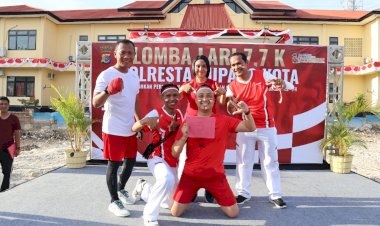 Polresta-Kupang-Kota-Rayakan-HUT-Kemerdekaan-Republik-Indonesia-Ke-77-Dengan-Lomba-Lari-Beregu-7,7-Km