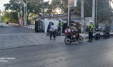 Polresta-Kupang-Kota-Laksanakan-Penertiban-Kendaraan-Bermotor-di-Depan-Transmart