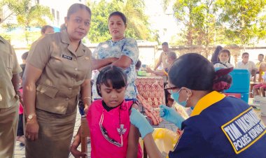 Polresta-Kupang-Kota-Terus-Beri-Pelayanan-Vaksin-Covid-19-Bagi-Anak-Sekolah-Dasar