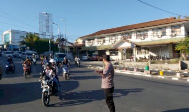 Cegah-Kemacetan-Personel-Polresta-Kupang-Kota-lakukan-pengaturan-Lalu-Lintas