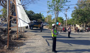 Upaya-Kurangi-Pelanggaran,-Sat-Lantas-Polresta-Kupang-Kota-Himbau-Tertib-Berlalu-Lintas