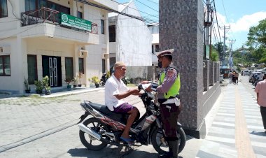 Pengamanan-Ibadah-Sholat-Jumat-di-Masjid-Masjid-Wilkum-Polresta-Kupang-Kota.