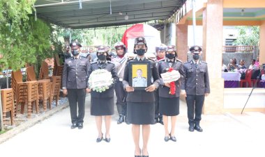 Polresta-Kupang-Kota-Laksanakan-Upacara-Pemakaman-Secara-Kedinasan-Alm.-Aipda-Herman-Yoseph-Kerans,-S.H.