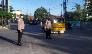 Antisipasi-Kemacetan-Pagi,-Personel-Polsek-Kelapa-Lima-Laksanakan-Strong-Point