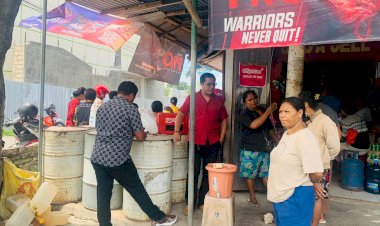 Antisipasi-Kelangkaan-Minyak-Tanah,-Sat-Reskrim-Polresta-Kupang-Kota-Laksanakan-Pemantauan-Penjual-Minyak-Tanah