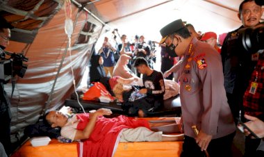 Kapolri-Tinjau-Lokasi-Gempa-Bumi-Cianjur,-Pastikan-Warga-dapat-Bantuan-Maksimal