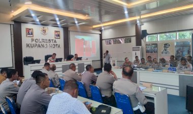 Evaluasi-Kinerja-Jajarannya,-Kapolresta-Kupang-Kota-Pimpin-Anev-Bulanan