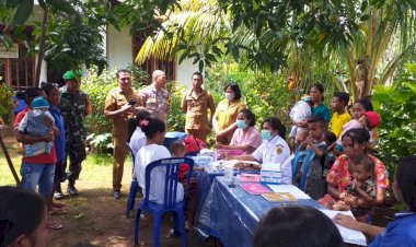 Ikut-Andil-Cegah-Stunting,-Bhabinkamtibmas-Polsek-Alak-Polresta-Kupang-kota-Monitor-Pelayanan-Posyandu