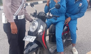 Satuan-Lalulintas-Polresta-Kupang-Kota-Berikan-Teguran-Kepada-Pelanggar-Lalulintas