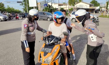 Hari-Ke-3-Pelaksanaan-Operasi-Keselamatan-Turangga,-Ini-Yang-Dilakukan-Oleh-Sat-Lantas-Polresta-Kupang-Kota.