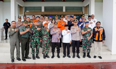 Kapolri-Beri-Apresiasi-Langsung-ke-TNI-yang-'Berputar'-dan-Tim-Gabungan-Evakuasi-Kapolda-Jambi 