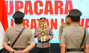 Pimpin-Sertijab-Irwasum,-Kapolri-Gelorakan-Tingkatkan-Kepercayaan-Publik