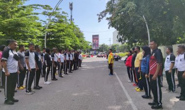 Rutin-Berolahraga,-Wakapolresta-Kupang-Kota-Bersama-Personel-Hadir-di-Arena-CFD-Jalan-El-Tari