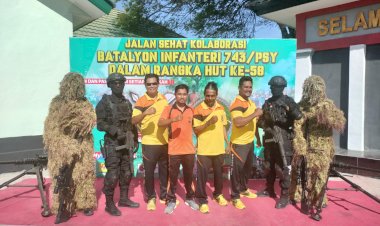 Salah-Satu-Bentuk-Sinergitas,-Personel-Polsek-Alak-Jalan-Sehat-Bersama-TNI-Yonif-743/PSY. 