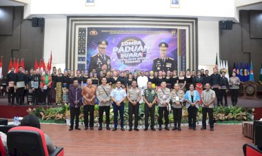 Tutup-Final-Lomba-Paduan-Suara,-Kapolda-NTT-:-Dengan-Bernyanyi-Kita-Bisa-Tingkatkan-Sinergitas-Antara-Semua-Elemen-Masyarakat.