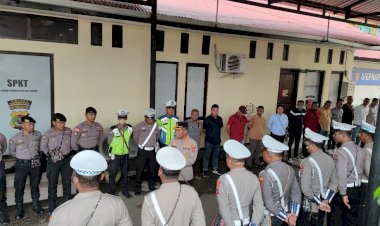 Amankan-Aktifitas-Masyarakat-di-Sore-Hari,-Kapolresta-Kupang-Kota-Perintahkan-Personel-Piket-di-Seluruh-Pos-Polisi-Turun-Ke-Jalan