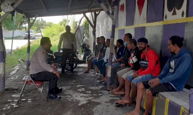 Datangi-Pangkalan-Ojek,-Kapolsek-Alak-Himbau-Tertib-Lalu-Lintas-dan-Dengar-Curahan-Hati