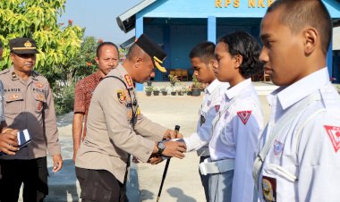 Giliran-PKS-Sekolah-Menengah-Kejuruan,-yang-Dilakukan-Pengukuhan-Oleh-Kapolresta-Kupang-Kota.