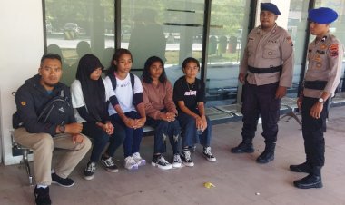 Personel-Polsubsektor-Pelabuhan-Tenau-Pantau-Proses-Pemulangan-Korban-TPPO-Asal-Alor