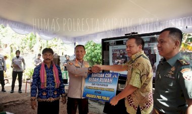 Polresta-Kupang-Kota-Baksos-Bedah-Rumah-dan-Pembagian-Sembako-di-Kelurahan-Sikumana