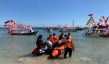 Kapolresta-Kupang-Kota-Ikuti-Pembukaan-Rangkaian-Lomba-Perahu-Hias-di-Pantai-Namosain