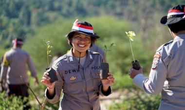 Aksi-Tanam-Seribu-Anakan-Pohon-di-SPAM-Kali-Dendeng