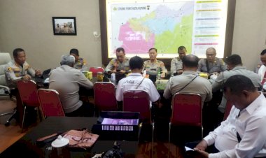 Analisa-dan-Evaluasi,-Kapolresta-Ingatkan-Perwira-Polresta-Kupang-Kota