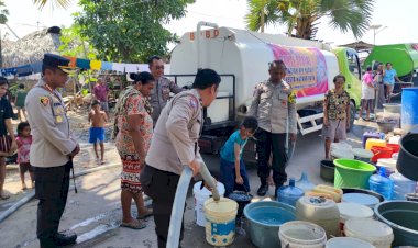 Atasi-Dampak-Kemarau-Panjang,-Polresta-Kupang-Kota-Salurkan-Bantuan-180.000-Liter-Air-Bersih