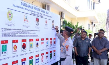 Siap-Wujudkan-Pemilu-Aman,-Polresta-Kupang-Kota-Laksanakan-Pembacaan-dan-Penandatanganan-Deklarasi-Damai