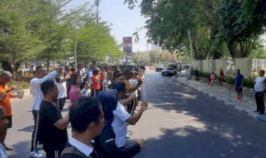 Jaga-Daya-Tahan-Tubuh,-Personel-Polresta-Kupang-Kota-Olahraga-Pagi-Bersama