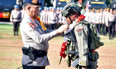 Kapolda-NTT-Pimpin-Upacara-Penyambutan-104-Anggota-Brimob-Polda-NTT-Pasca-Operasi-Damai-Cartenz-di-Papua