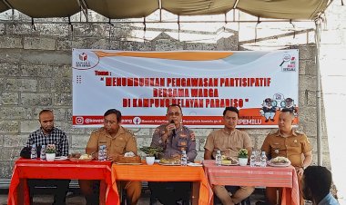 Kapolsek-Kota-Lama-Beri-Materi-Kepada-Warga-Paradiso-Bersama-Bawaslu