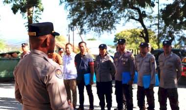 Kasie-Humas-Polresta-Kupang-Kota-Sosialisasi-Aplikasi-Portal-Humas-Presisi