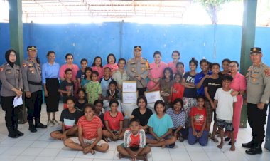 Sambut-Hari-Bhayangkara-2024,-Kapolresta-Kupang-Kota-Berkunjung-ke-Panti-Asuhan