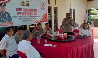 Ikut-“Jumat-Curhat”-Polda-NTT,-Kapolsek-Koja-Minta-Warga-Segera-Lapor-Adanya-Pungli-dalam-Pelayanan-Polri