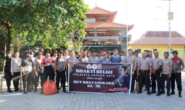 Bersihkan-Tempat-Ibadah,-Bakti-Religi-Polresta-Kupang-Kota-Sambut-Hari-Bhayangkara