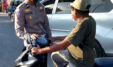 Unit-Lantas-Polsek-Alak-Gatur-Lalin-dan-Berikan-Himbauan-Kepada-Pengendara