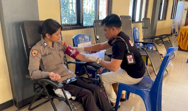 Sambut-Hari-Jadi-ke-76,-Polwan-Polresta-Kupang-Kota-Ikut-Aksi-Sosial-Donor-Darah