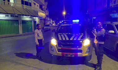 Berikan-Rasa-Aman-di-Malam-Hari,-Sat-Samapta-Polresta-Kupang-Kota-Laksanakan-Blue-Light-Patrol-Antisipasi-Kejahatan-di-Jalan