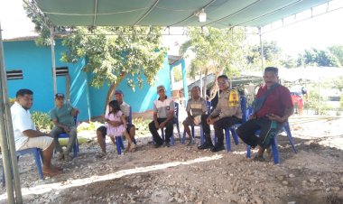 Warga-Buat-Acara-Pinangan,-Bhabinkamtibmas-Naikolan-Sambangi-dan-Berikan-Himbauan-Kamtibmas